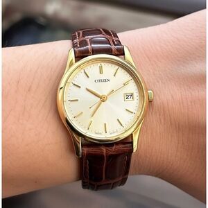 Vintage Citizen Quartz Gold-Tone Brown Leather Strap Wristwatch New Battery